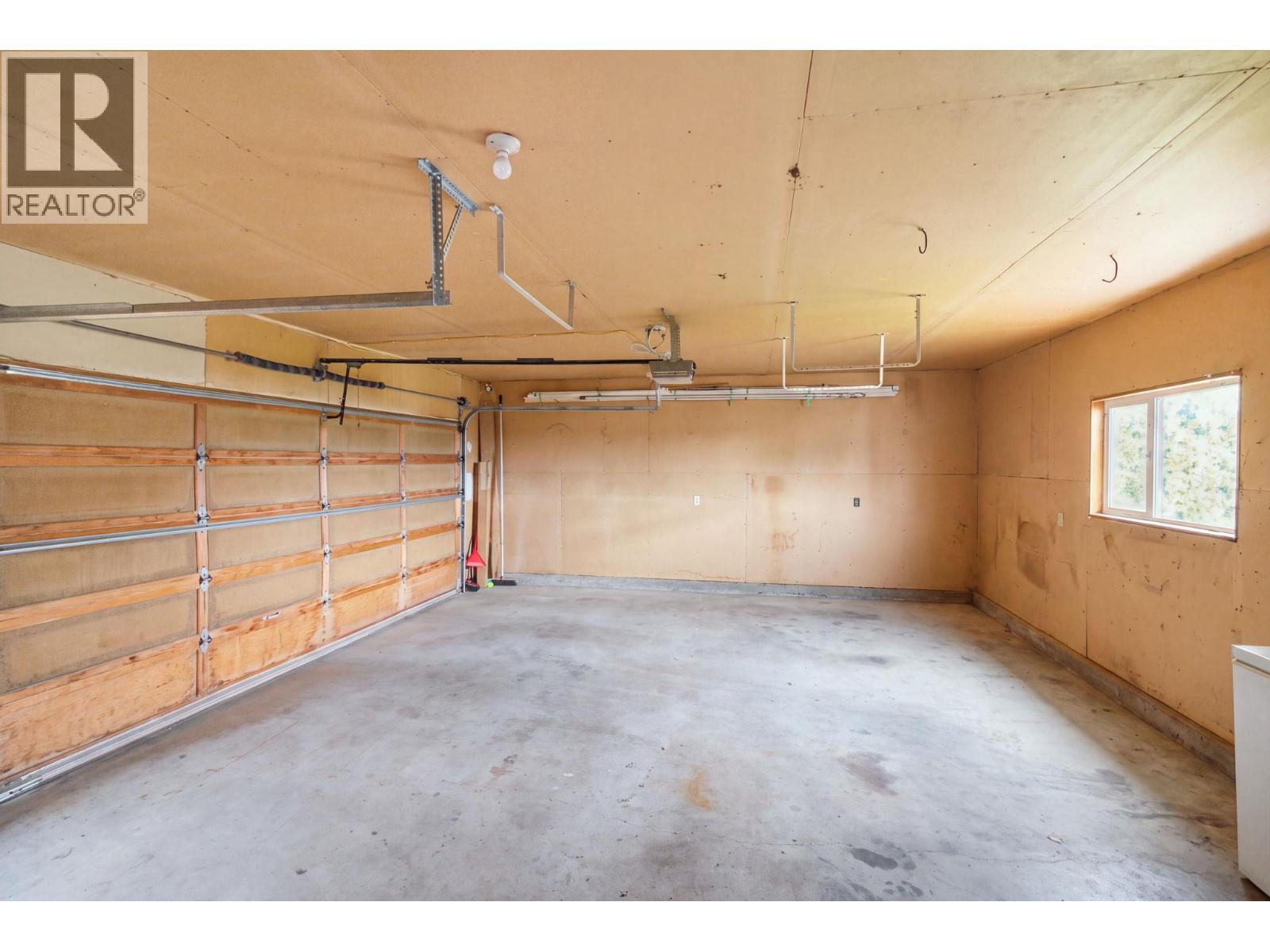  1108 Menu Road, West Kelowna