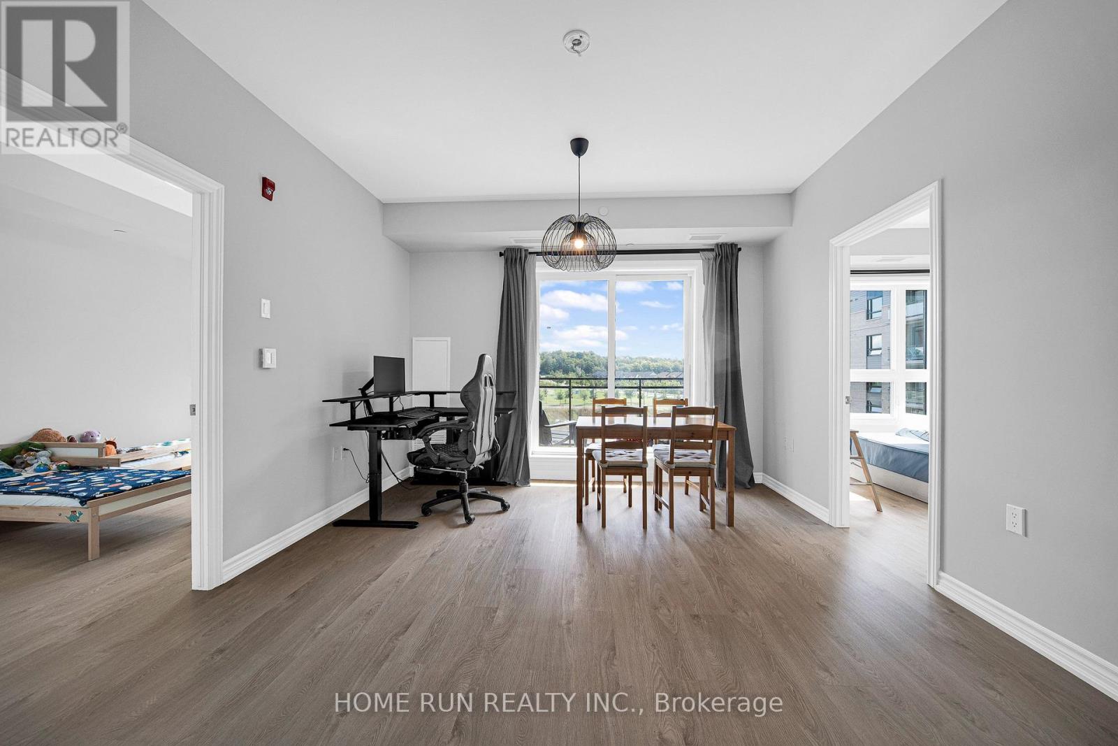 #320 1350 HEMLOCK ROAD - 12