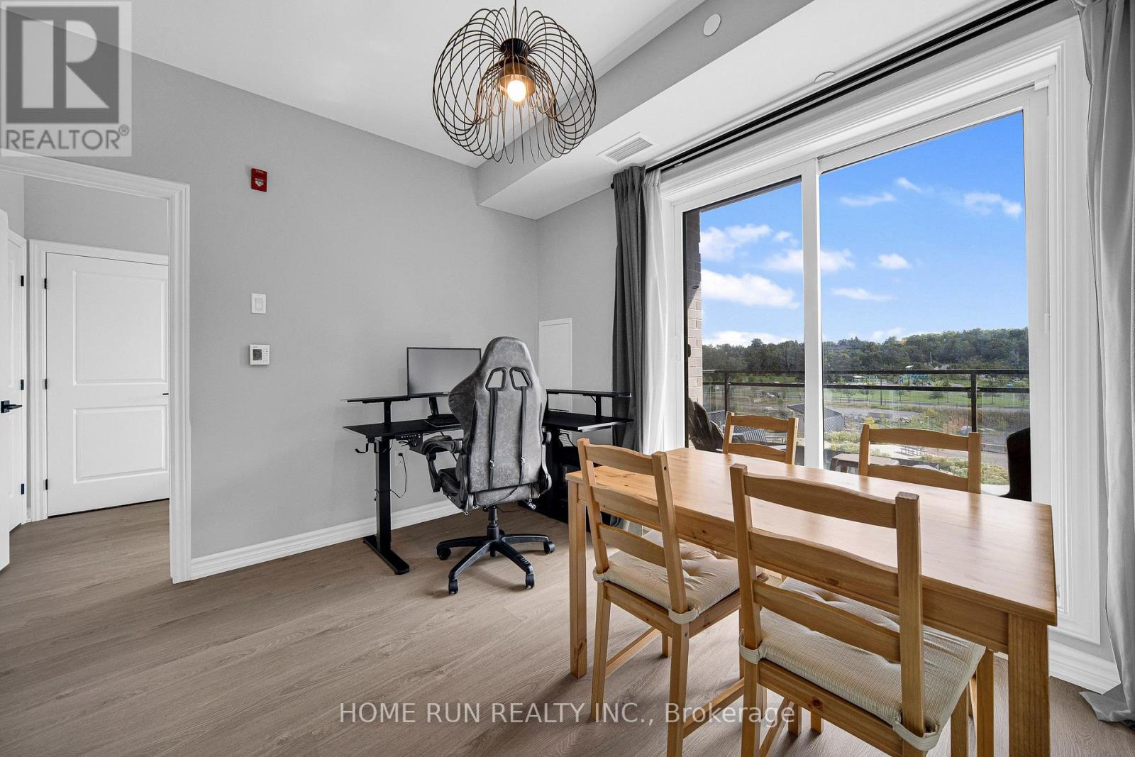 #320 1350 HEMLOCK ROAD - 15
