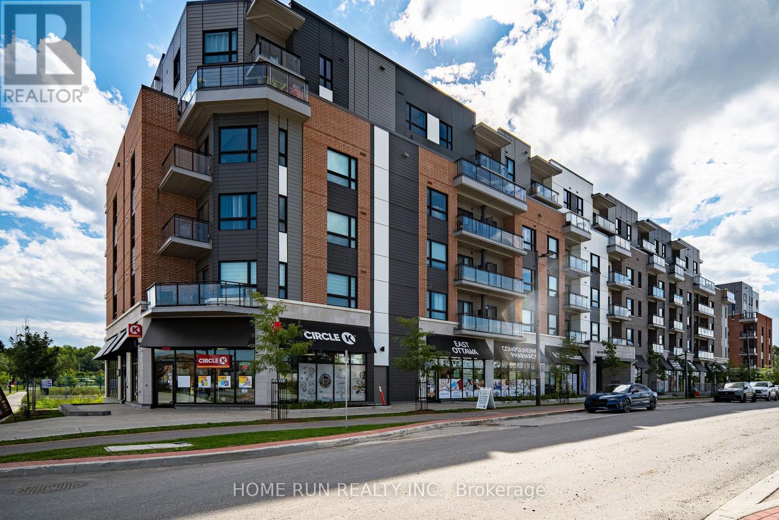 #320 1350 HEMLOCK ROAD - 2