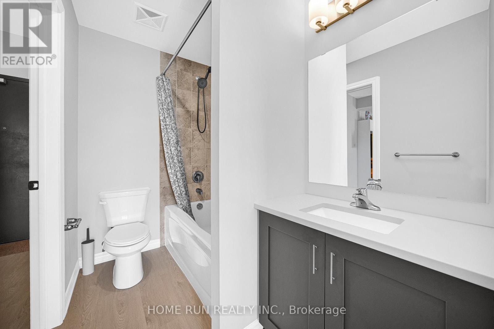 #320 1350 HEMLOCK ROAD - 23