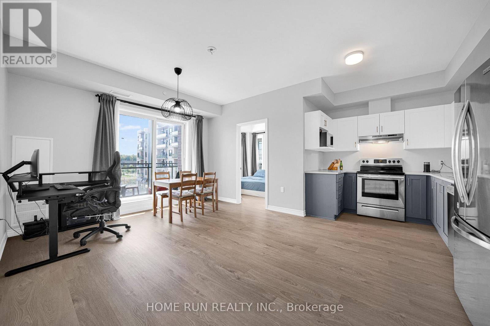 #320 1350 HEMLOCK ROAD - 6