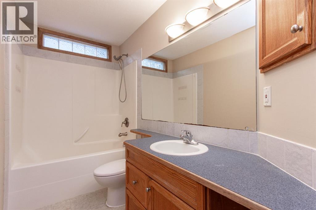 Listing photo – 85 Ladwig Close, Red Deer