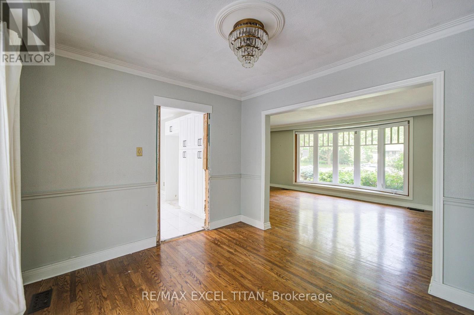 1566 VENETIA DRIVE - 8