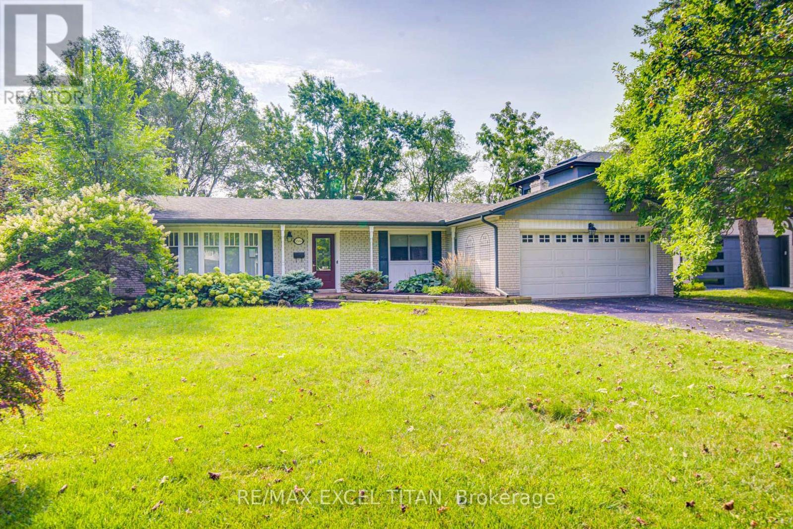 1566 VENETIA DRIVE - 2
