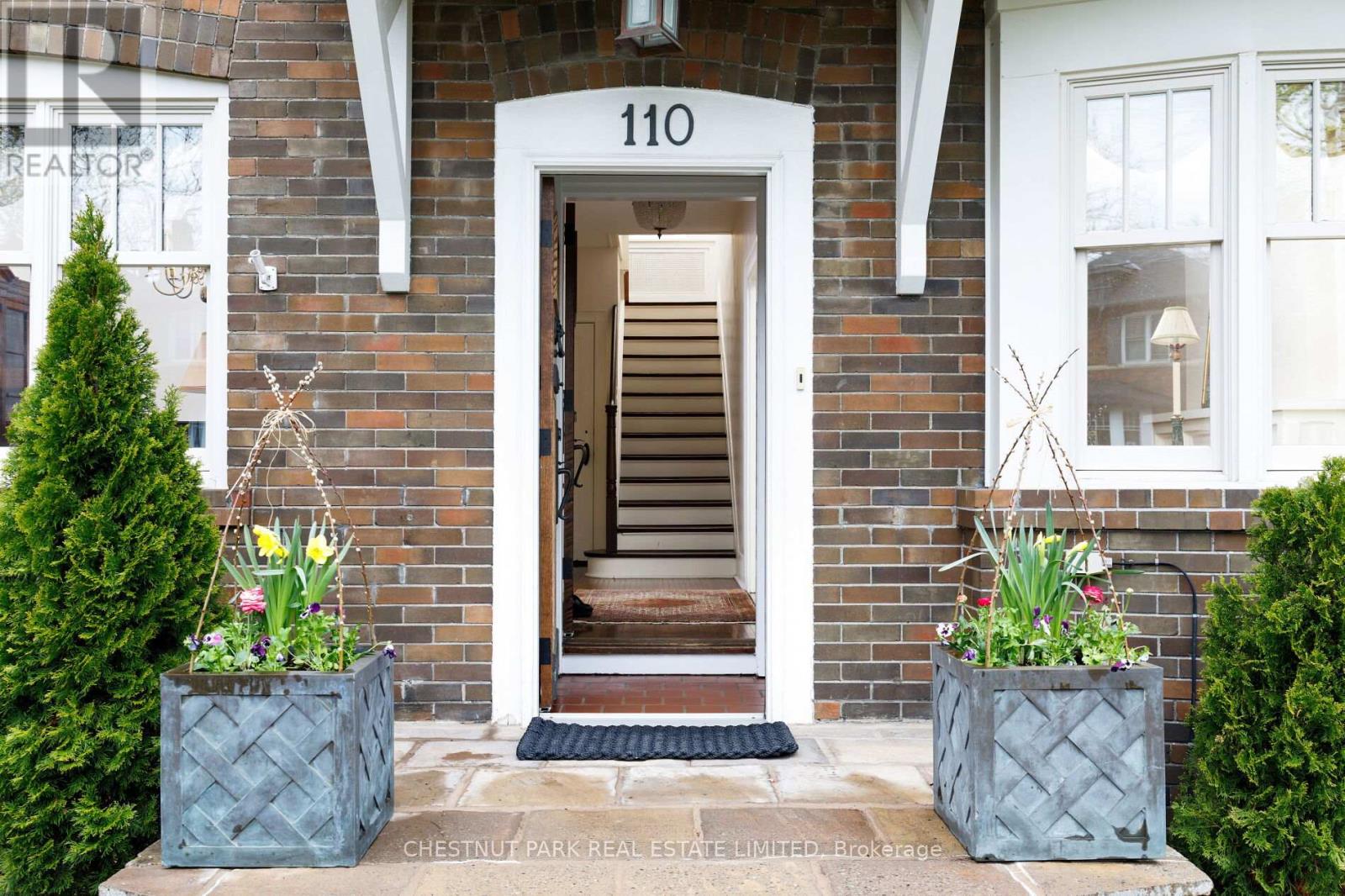 110 HILLSDALE AVENUE W - 3