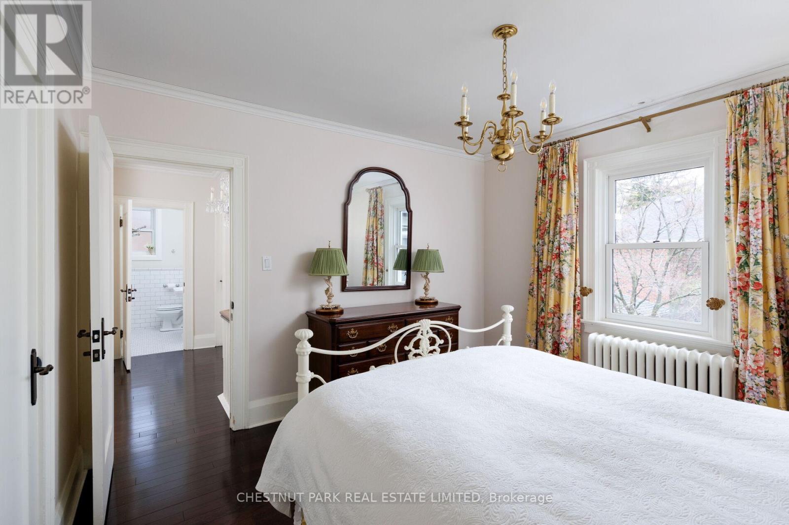 110 HILLSDALE AVENUE W - 30