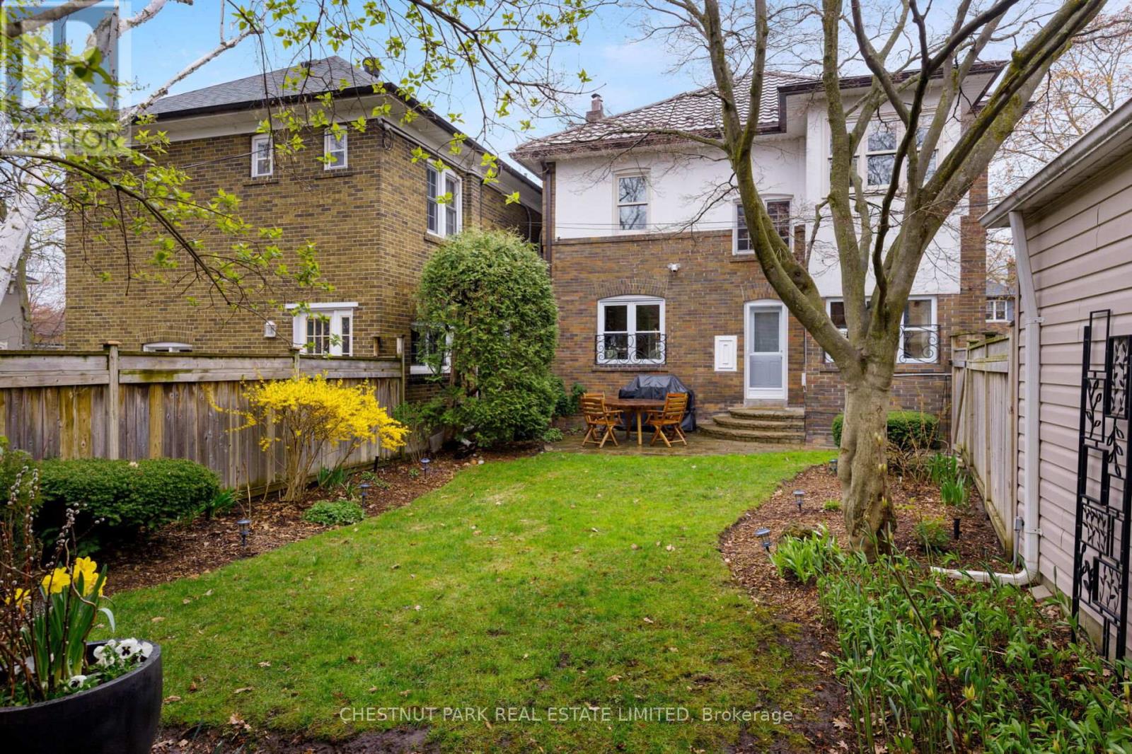 110 HILLSDALE AVENUE W - 45