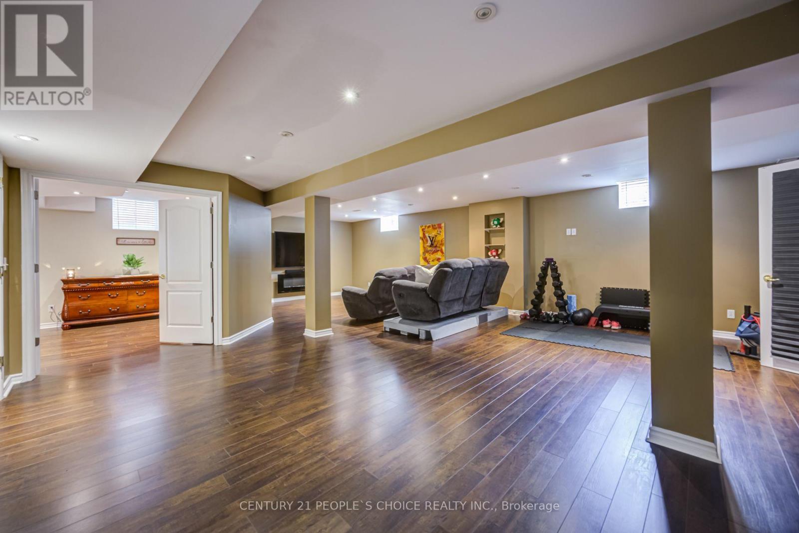 43 JENNINGS DRIVE - 31
