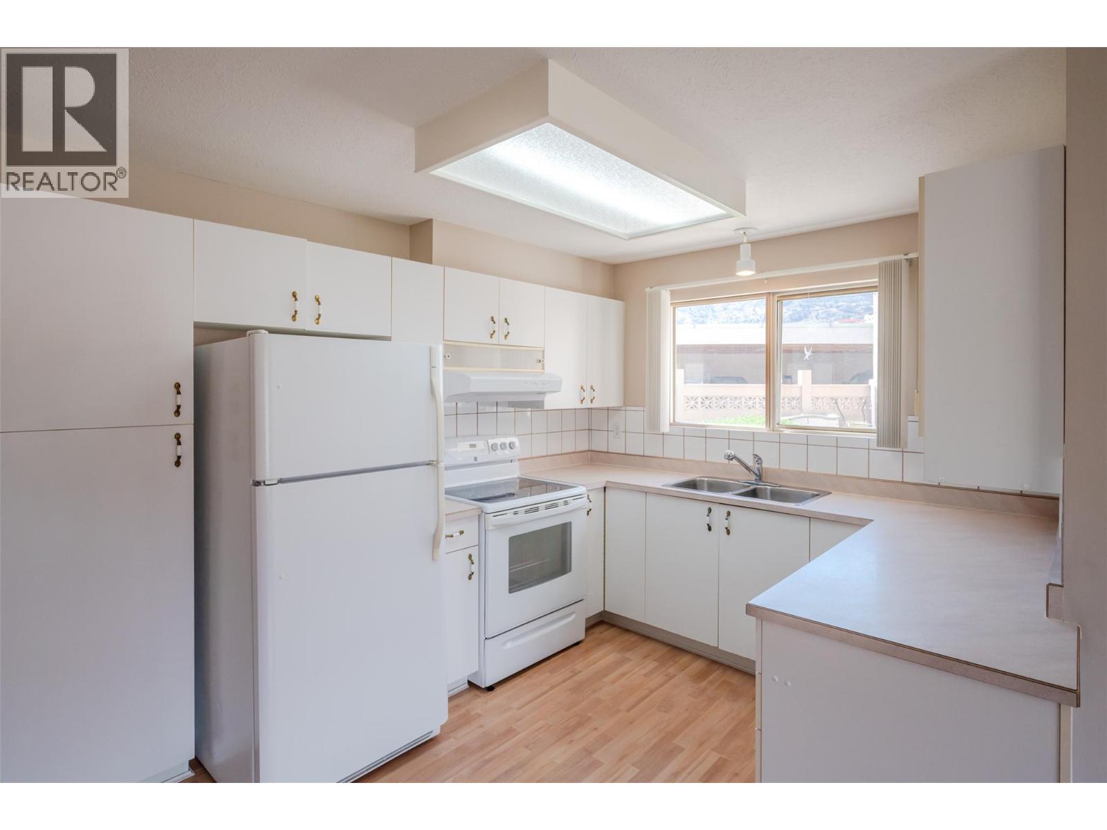 #101A 8006 Vedette Drive - 12