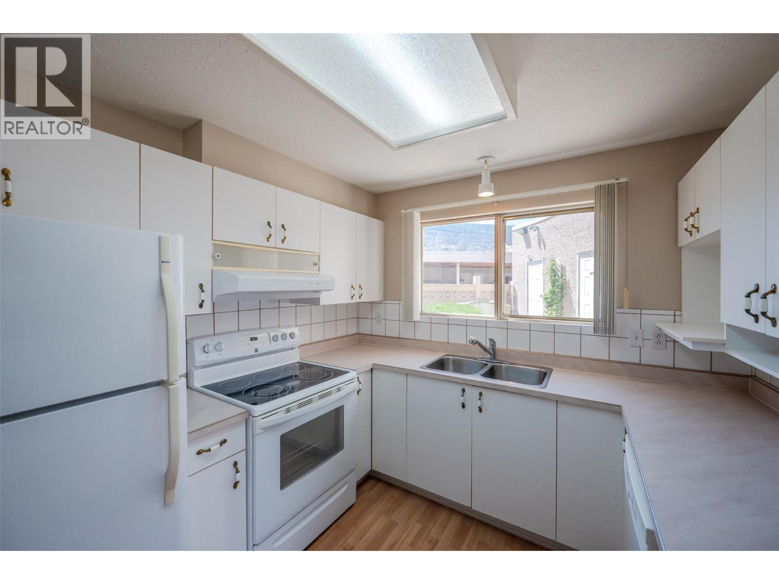 #101A 8006 Vedette Drive - 10