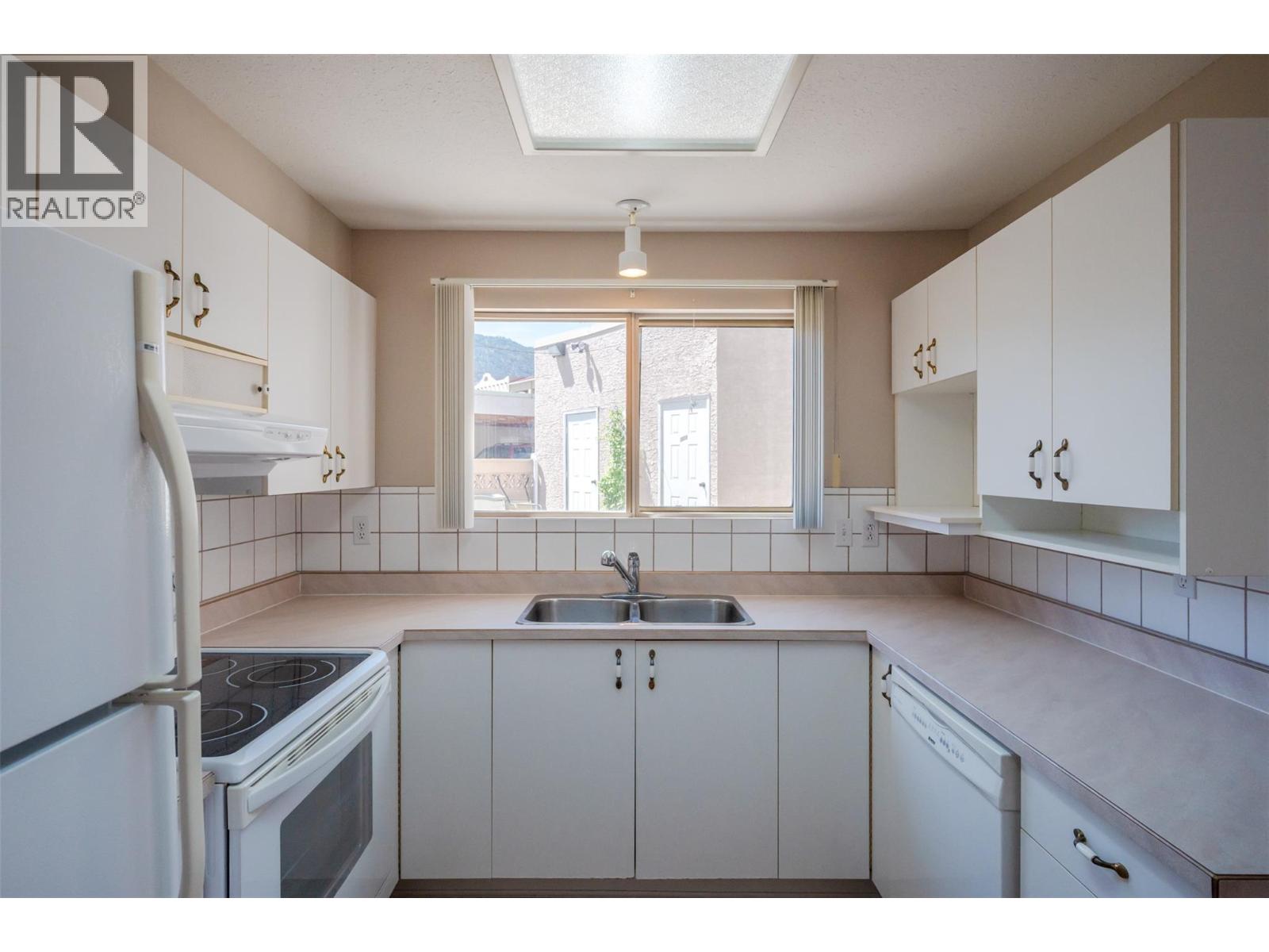 #101A 8006 Vedette Drive - Image 11