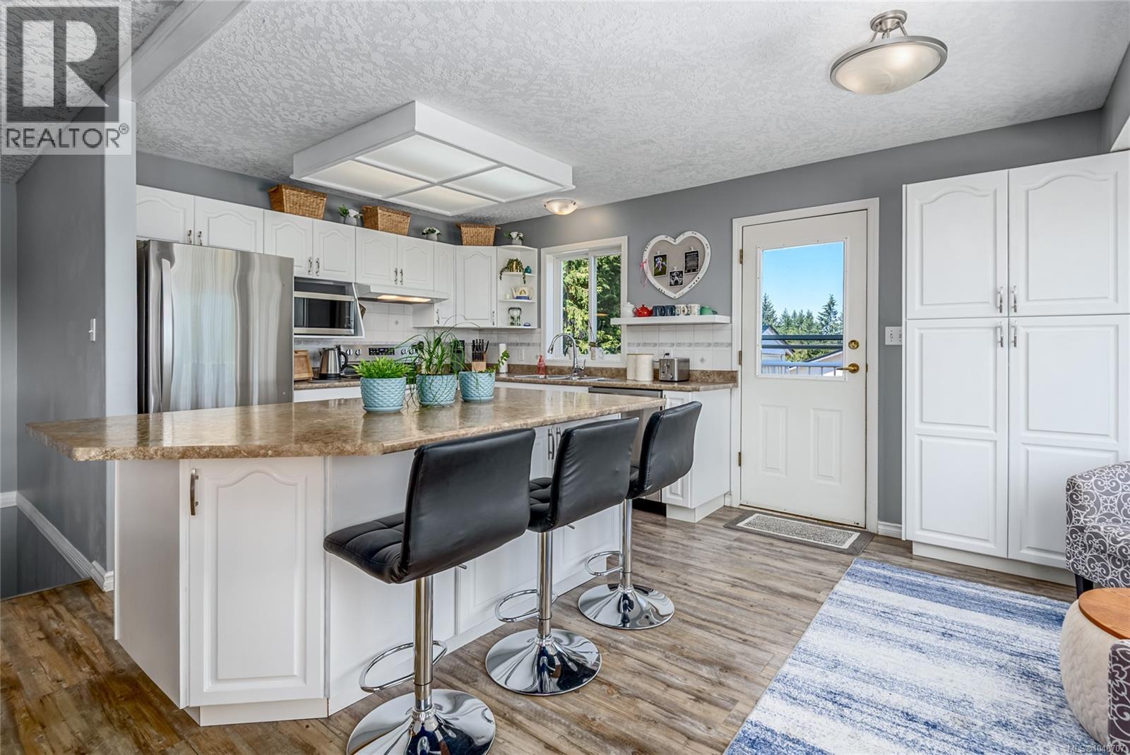 2207 June Rd - Image 23