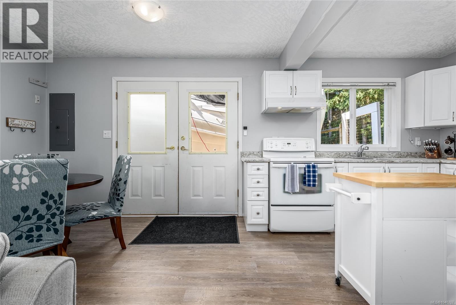2207 June Rd - Image 36
