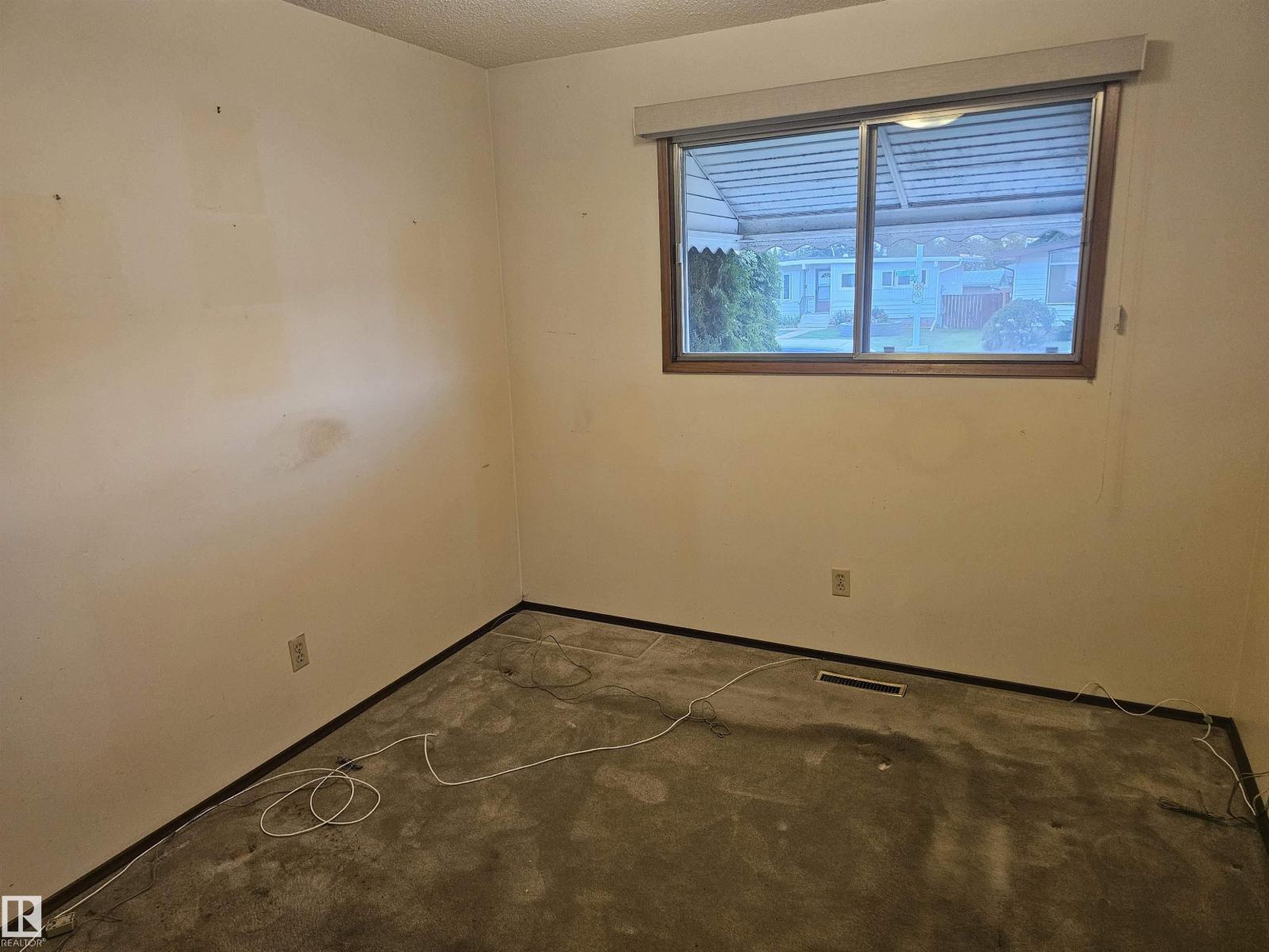 14211 77 ST NW - 9