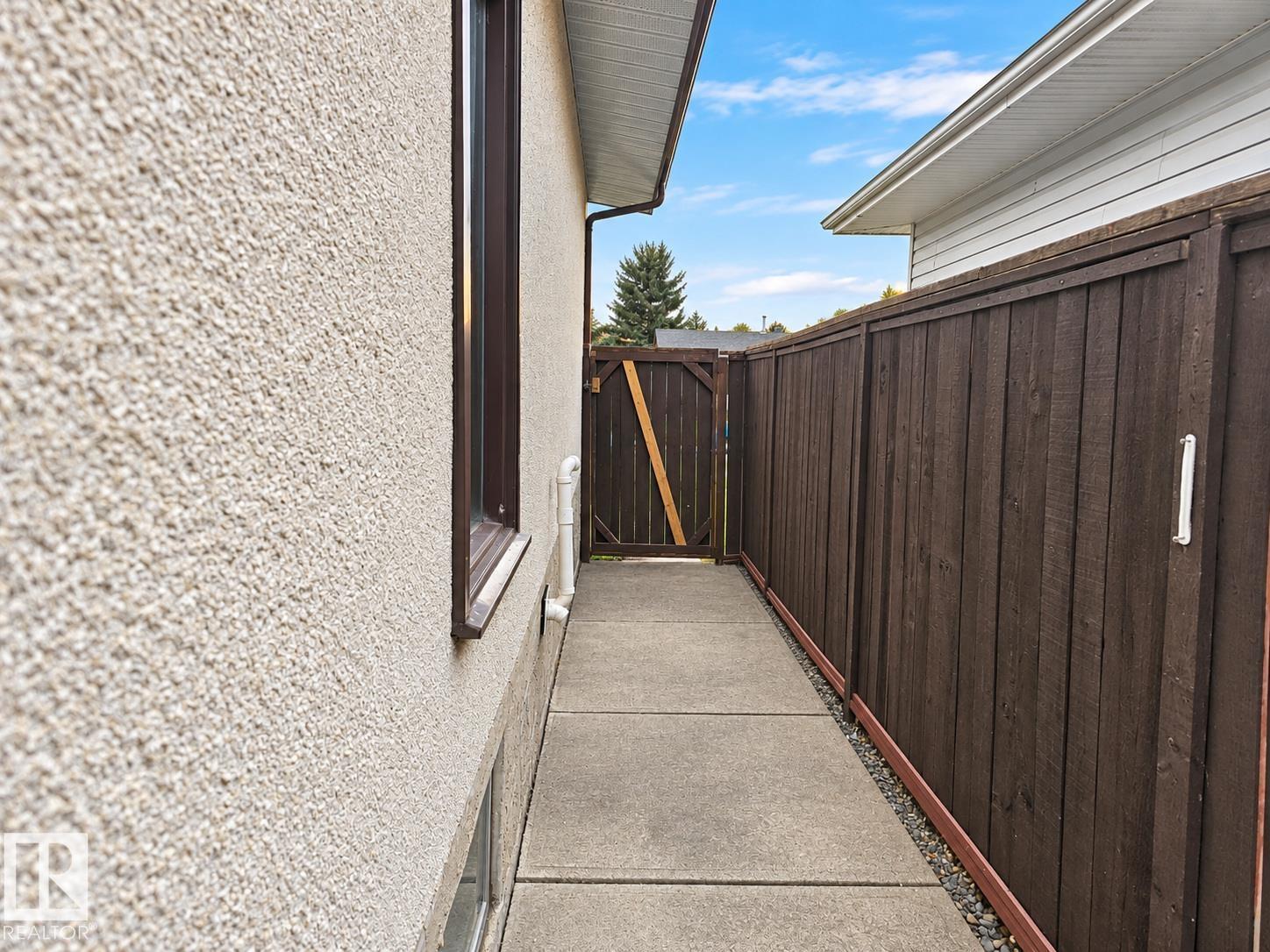 14211 77 ST NW - 22
