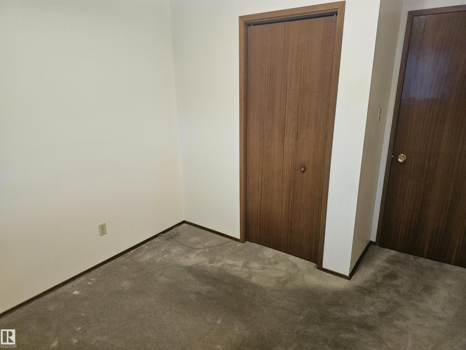 14211 77 ST NW - 8