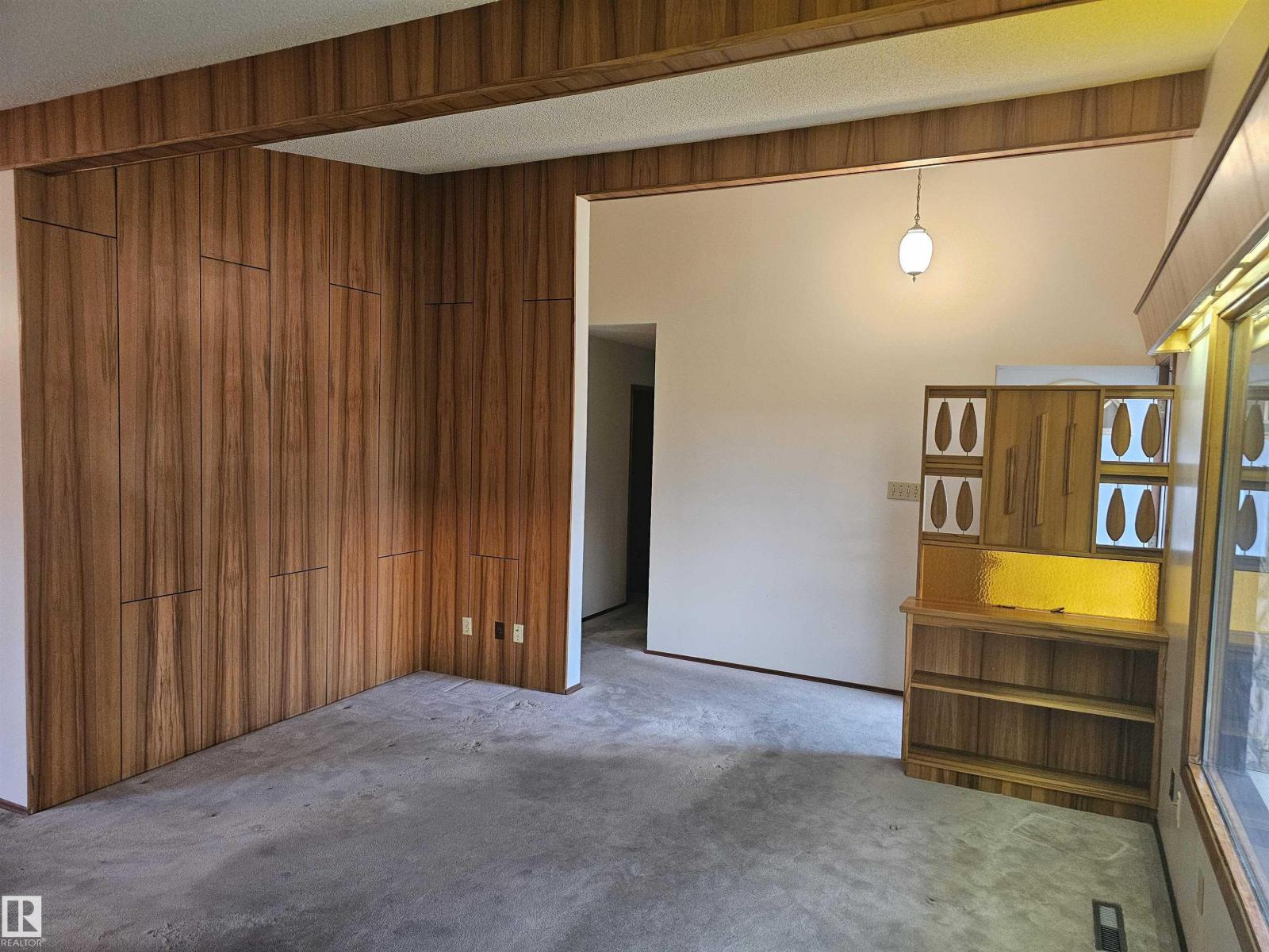 14211 77 ST NW - 4
