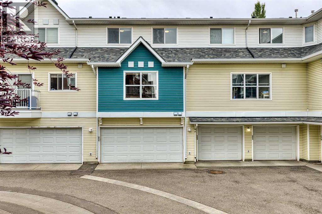 224 Mckenzie Towne Link SE - 3