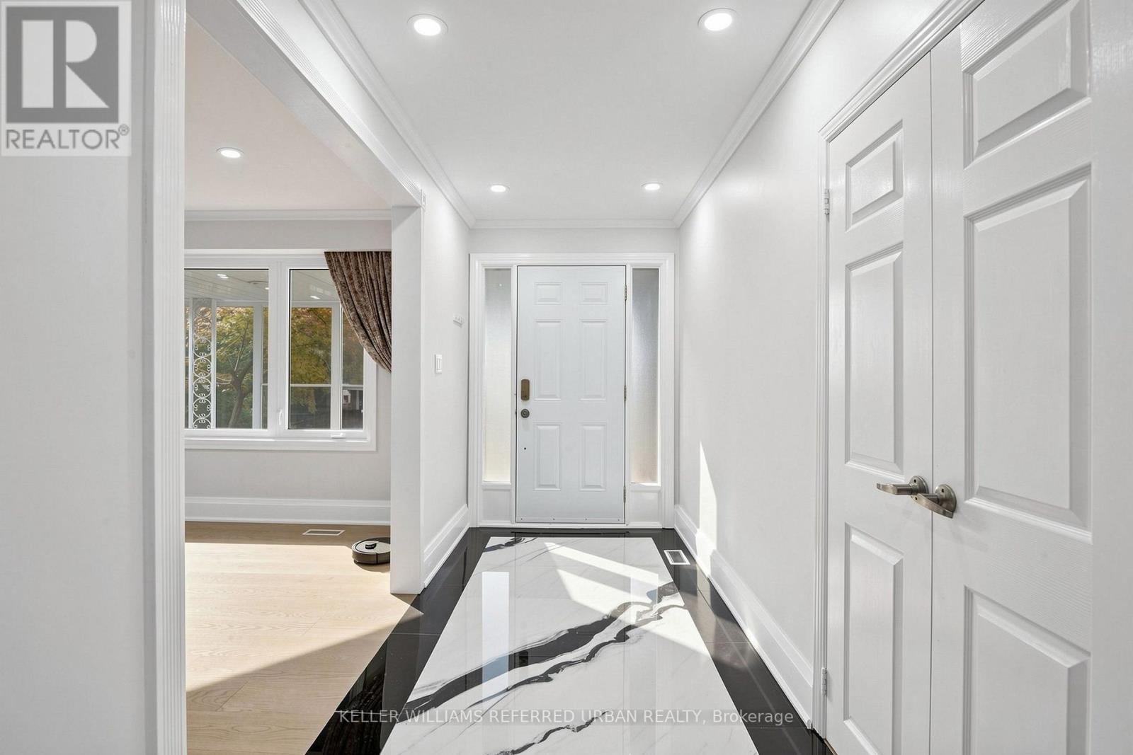 32 Wycliffe Crescent, Toronto (Bayview Village), Ontario, M2K1V6, Toronto (Bayview Village), Ontario — photo 5 of 5