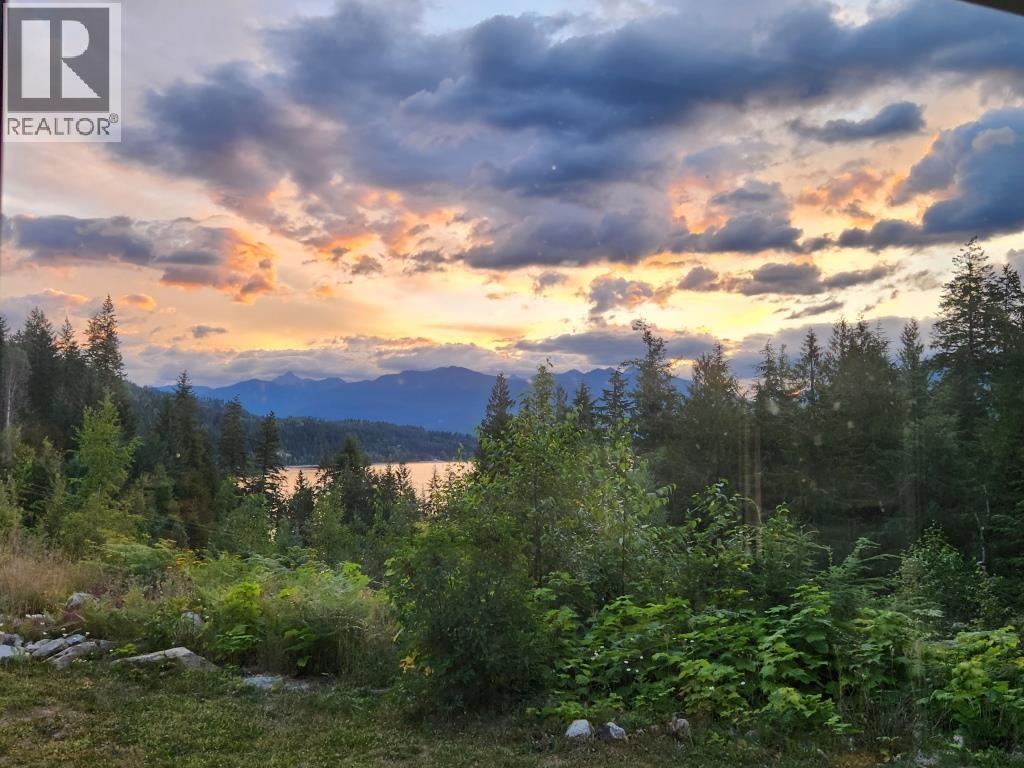 1273 QUEENS BAY Road, Balfour