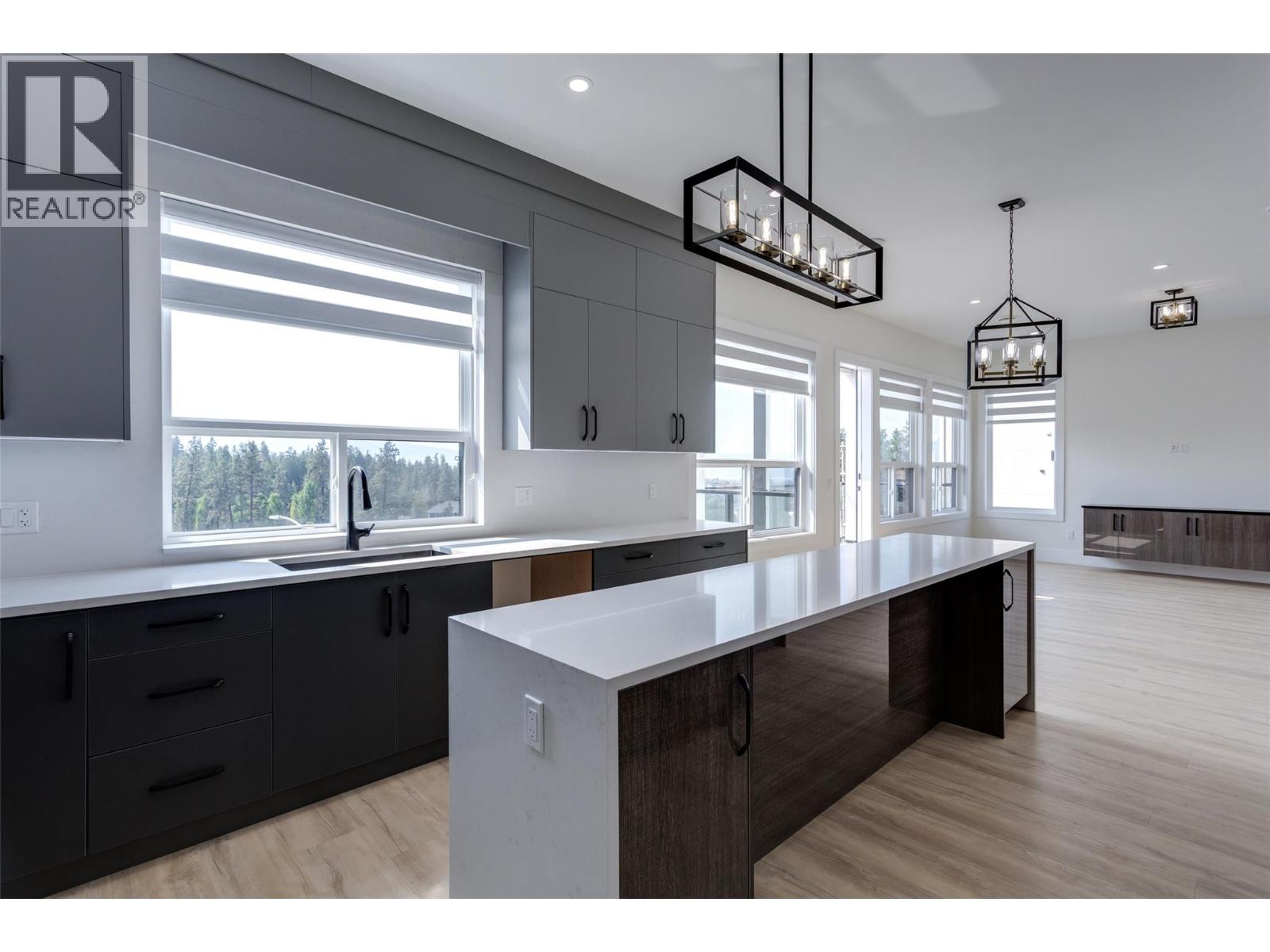 1136 Hume Avenue, Kelowna