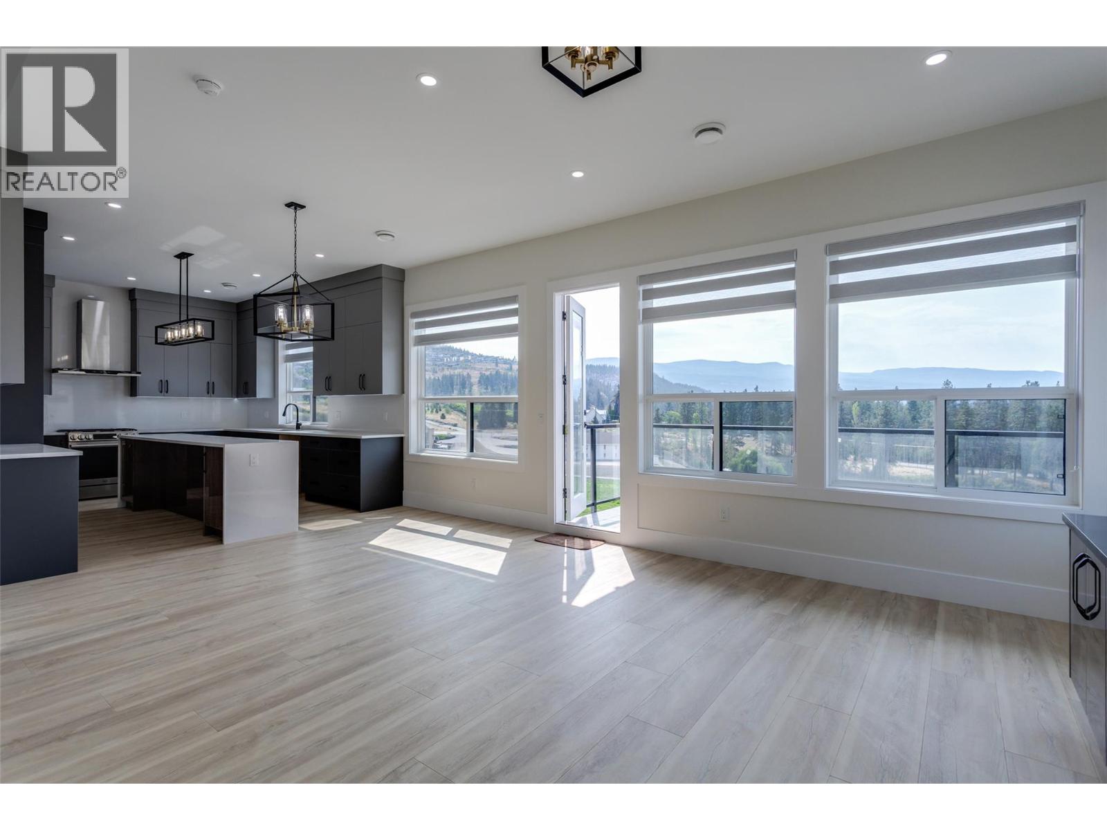 1136 Hume Avenue, Kelowna