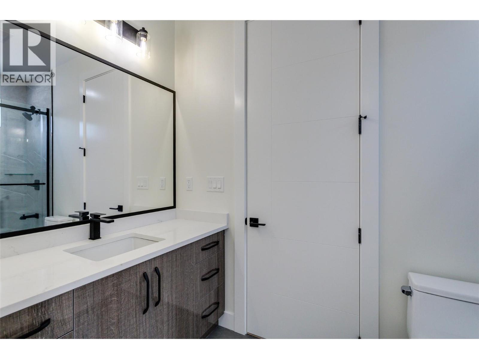 1136 Hume Avenue, Kelowna