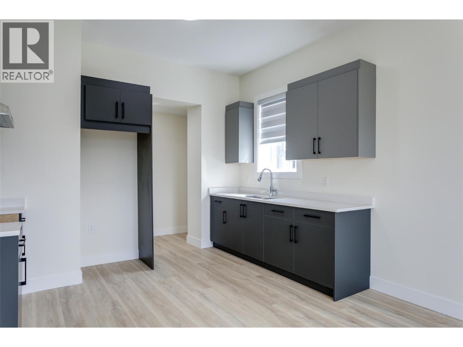 1136 Hume Avenue - 27
