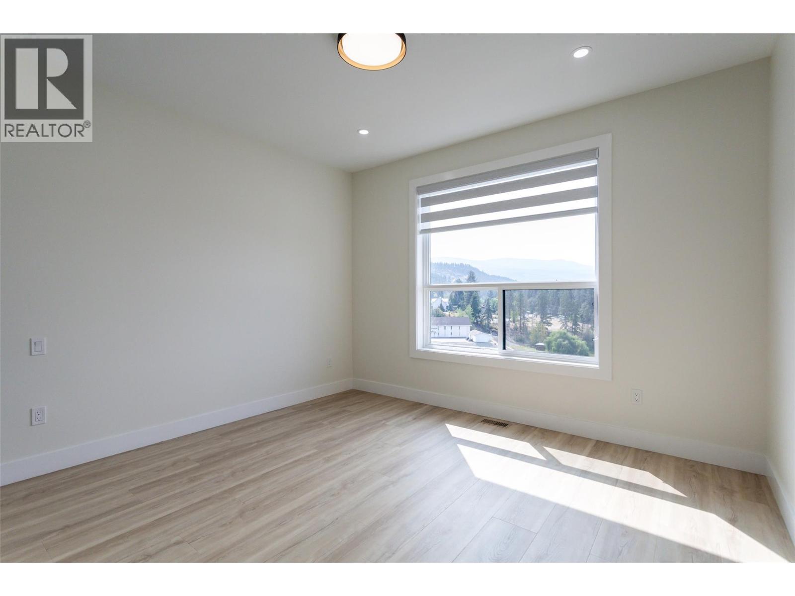 1136 Hume Avenue, Kelowna