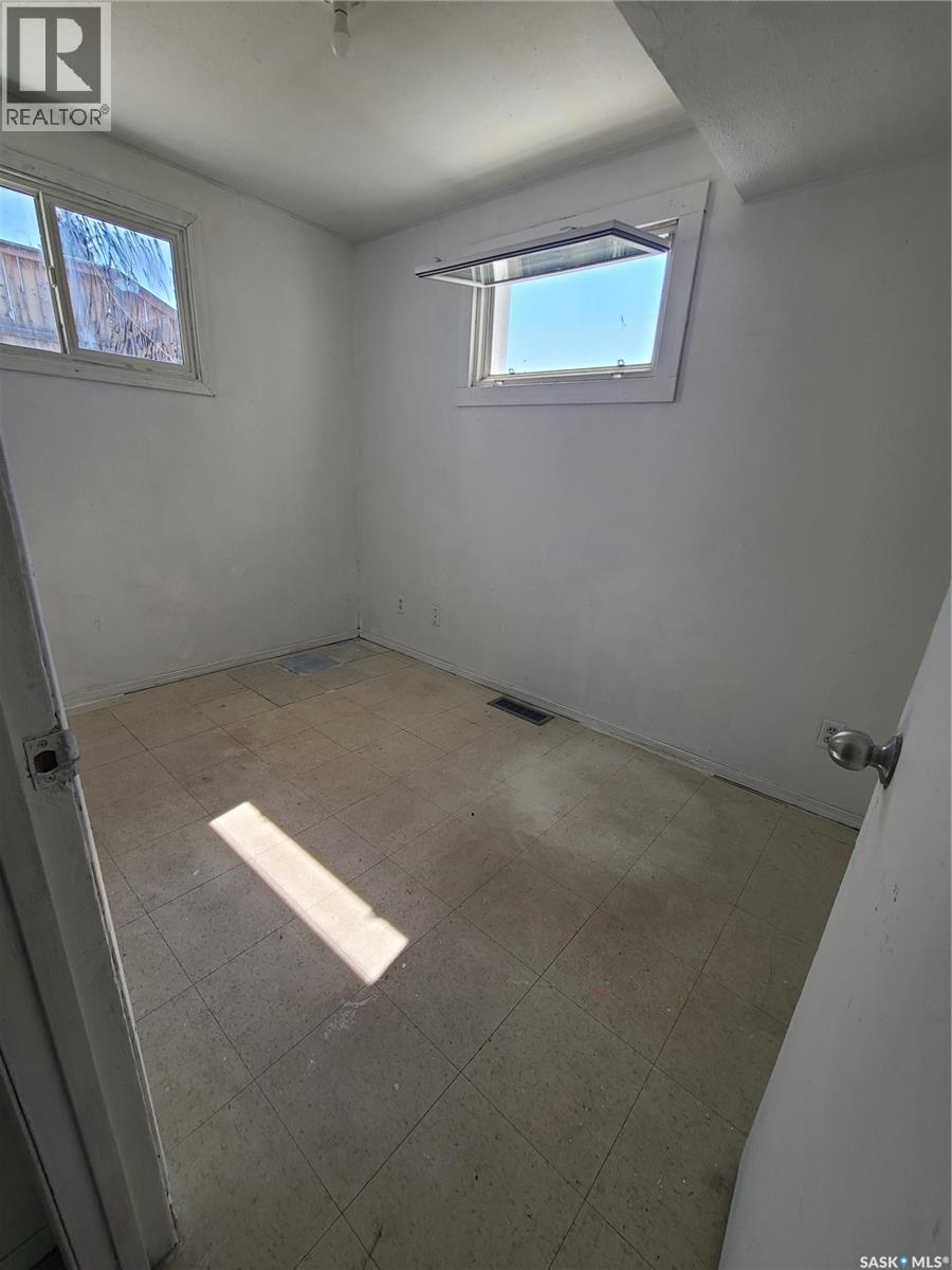 130 26th STREET W - 4