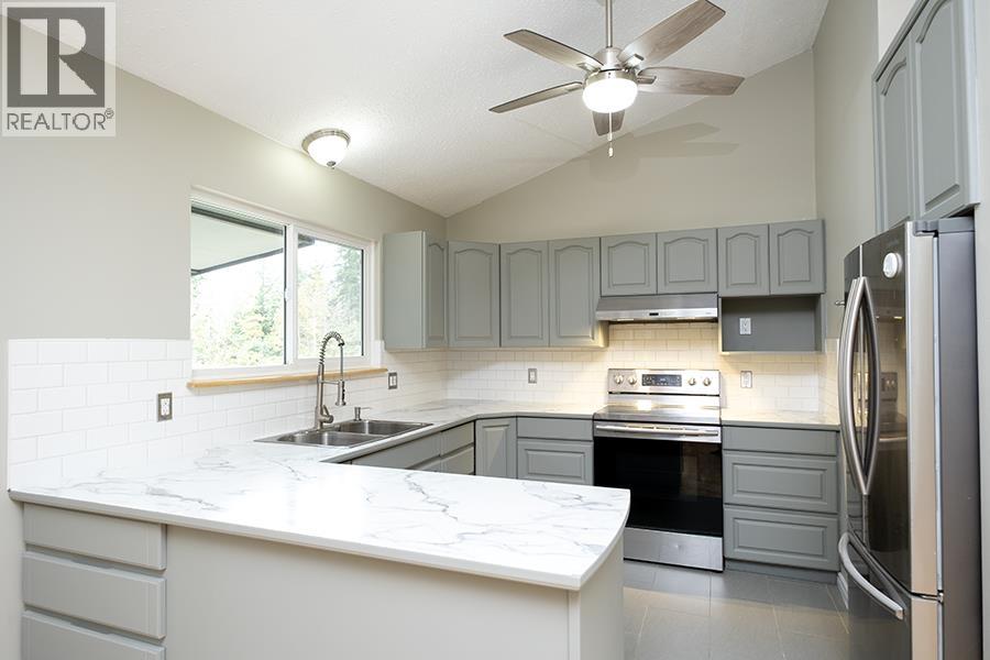 6173 BLIGH ROAD, Sechelt — photo 8