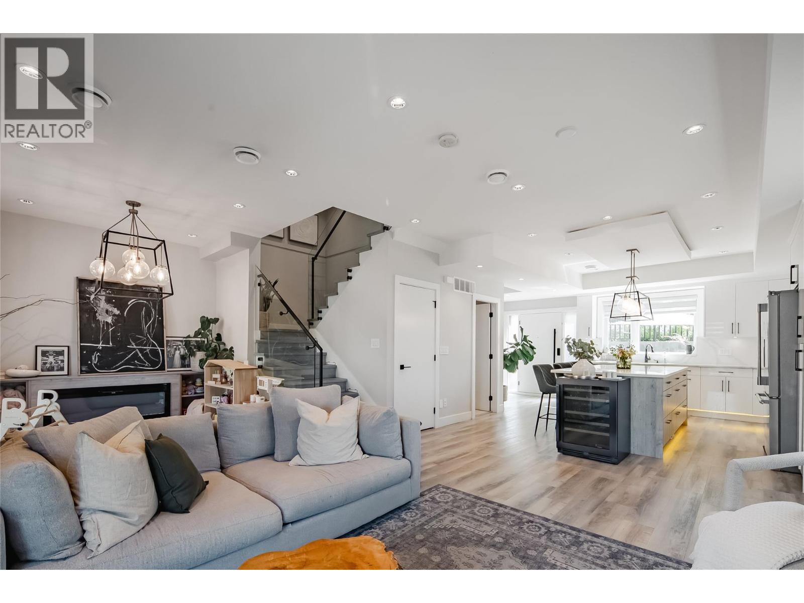  1524 Lakeview Street, Kelowna