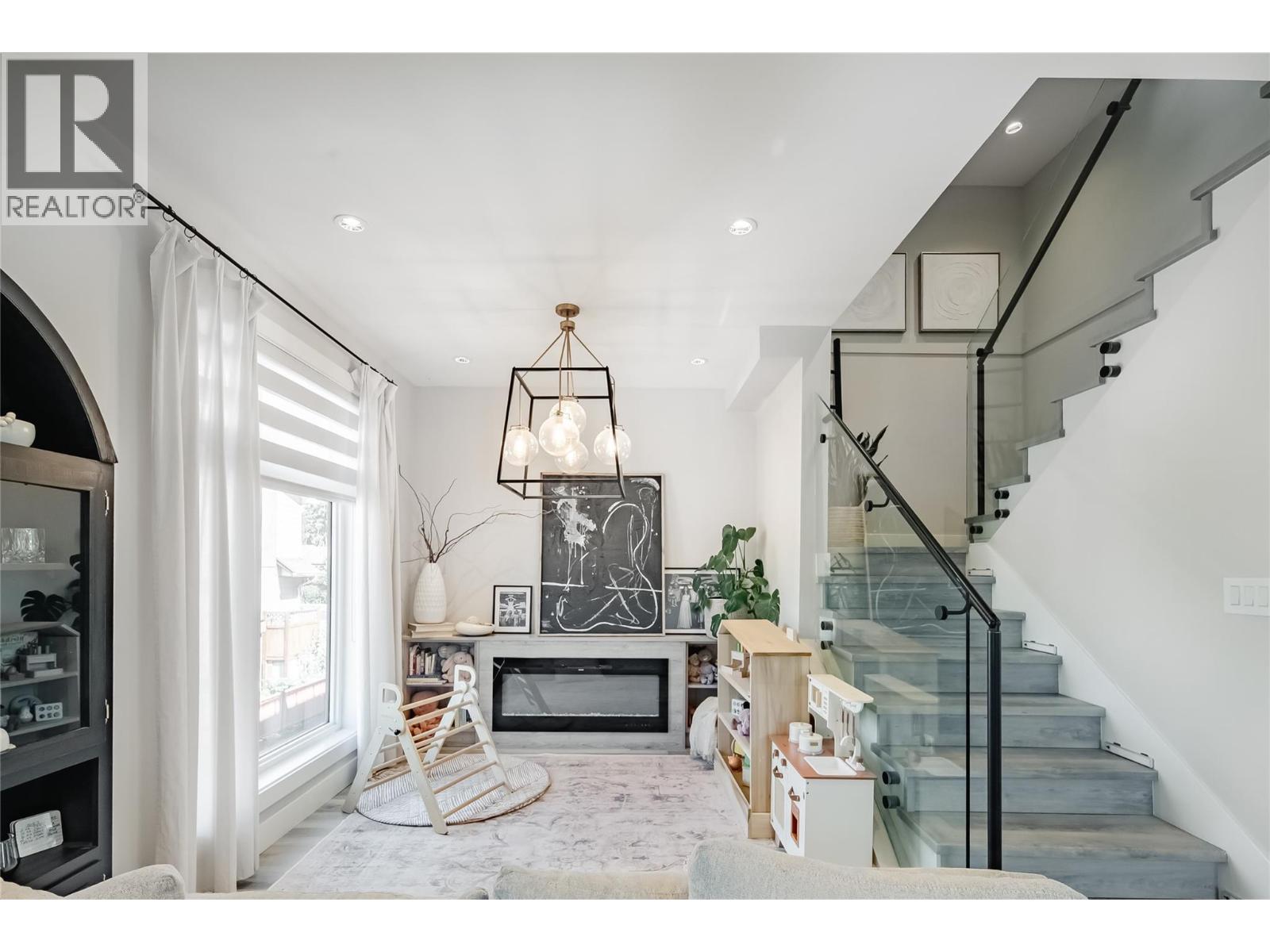  1524 Lakeview Street, Kelowna