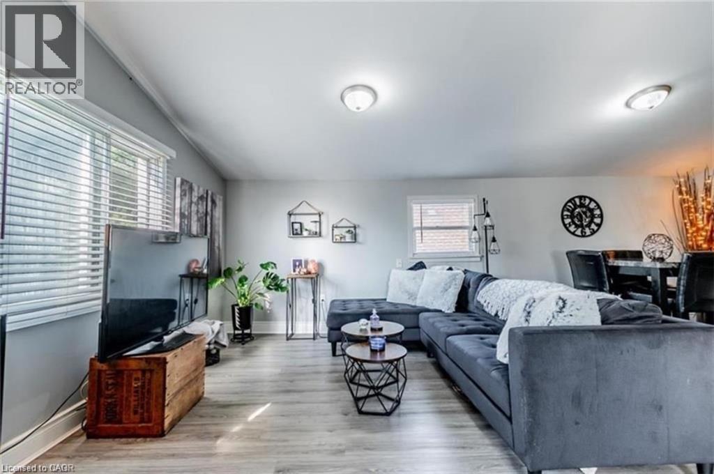 2 Bed, 1 Bath Apartment for Rent in St. Catharines – 7 JOSEPHINE Street Unit# UPPER, St. Catharines - Image 4