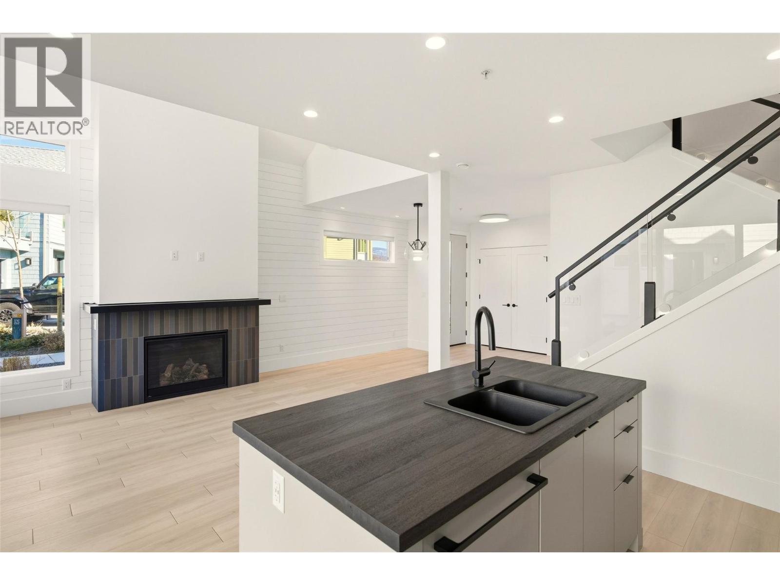 3000 Landry Crescent, Summerland