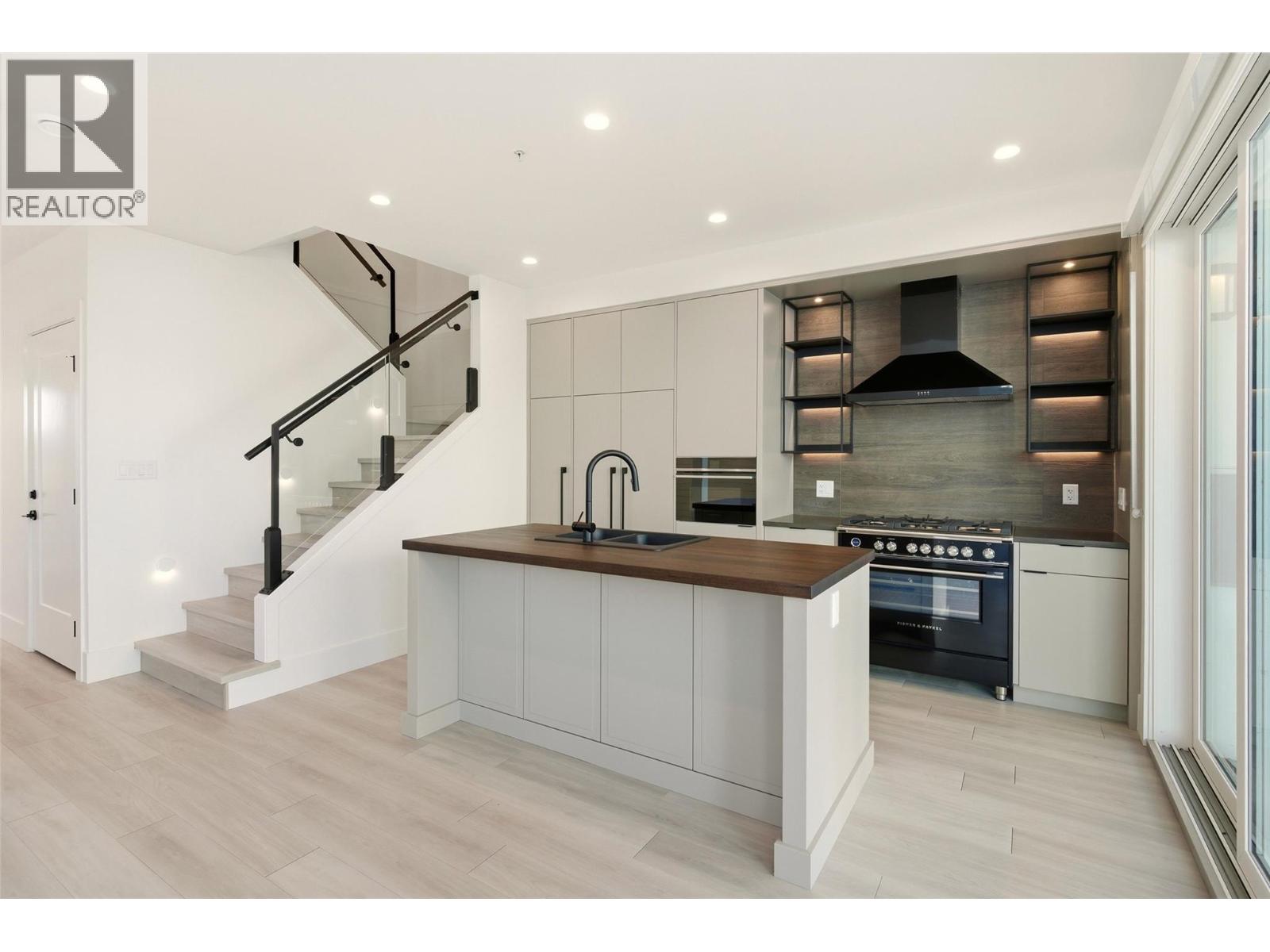 3000 Landry Crescent, Summerland