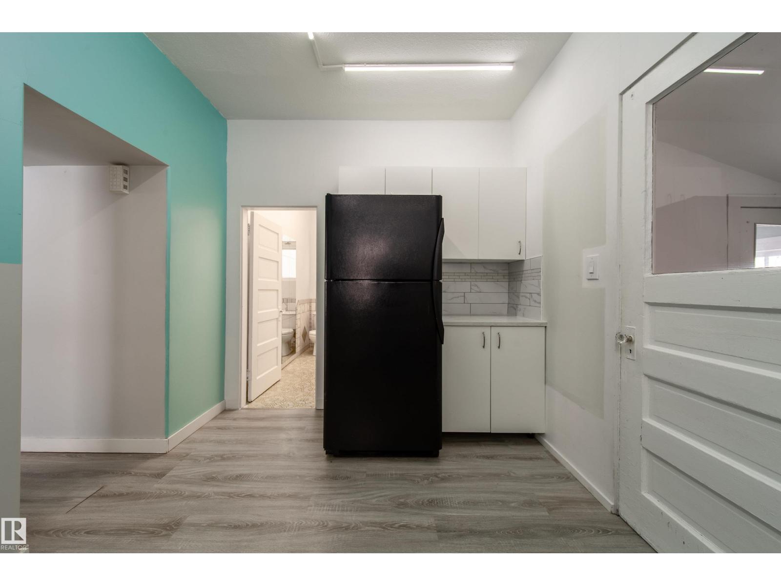 10803 93 ST NW - 22