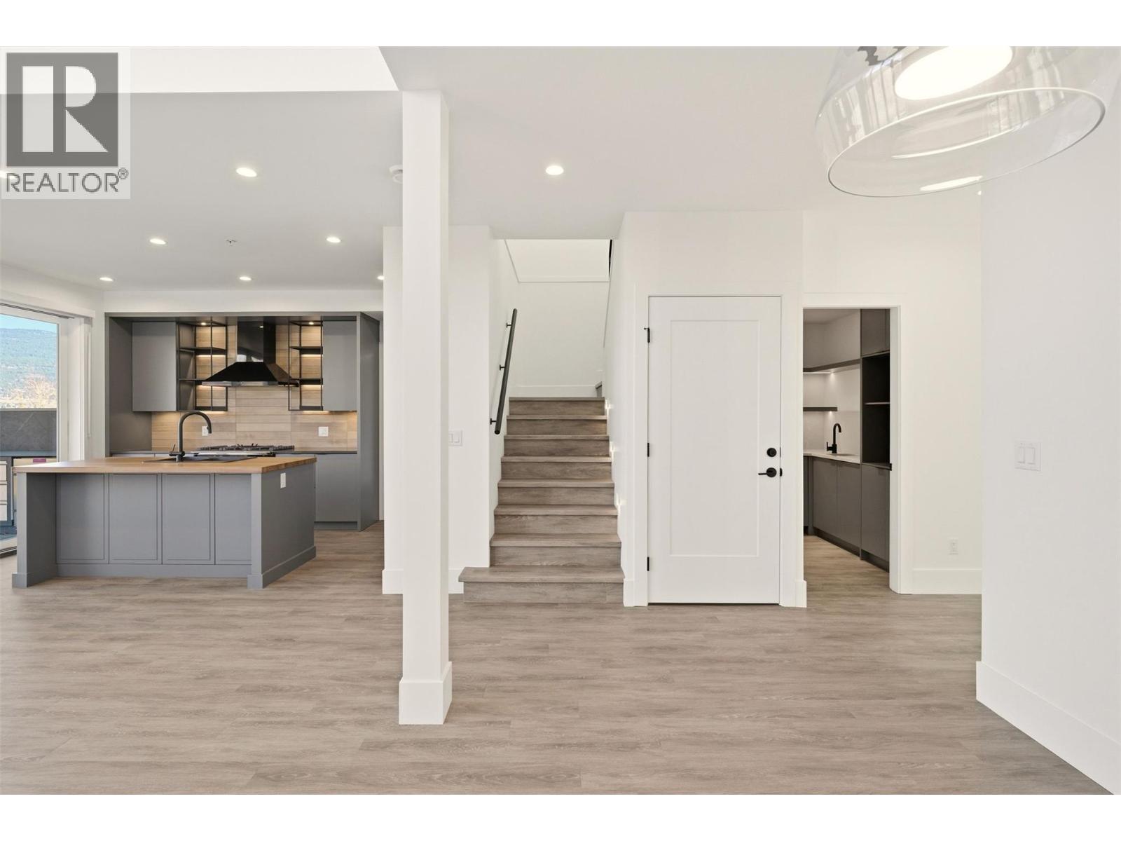 3080 Landry Crescent, Summerland