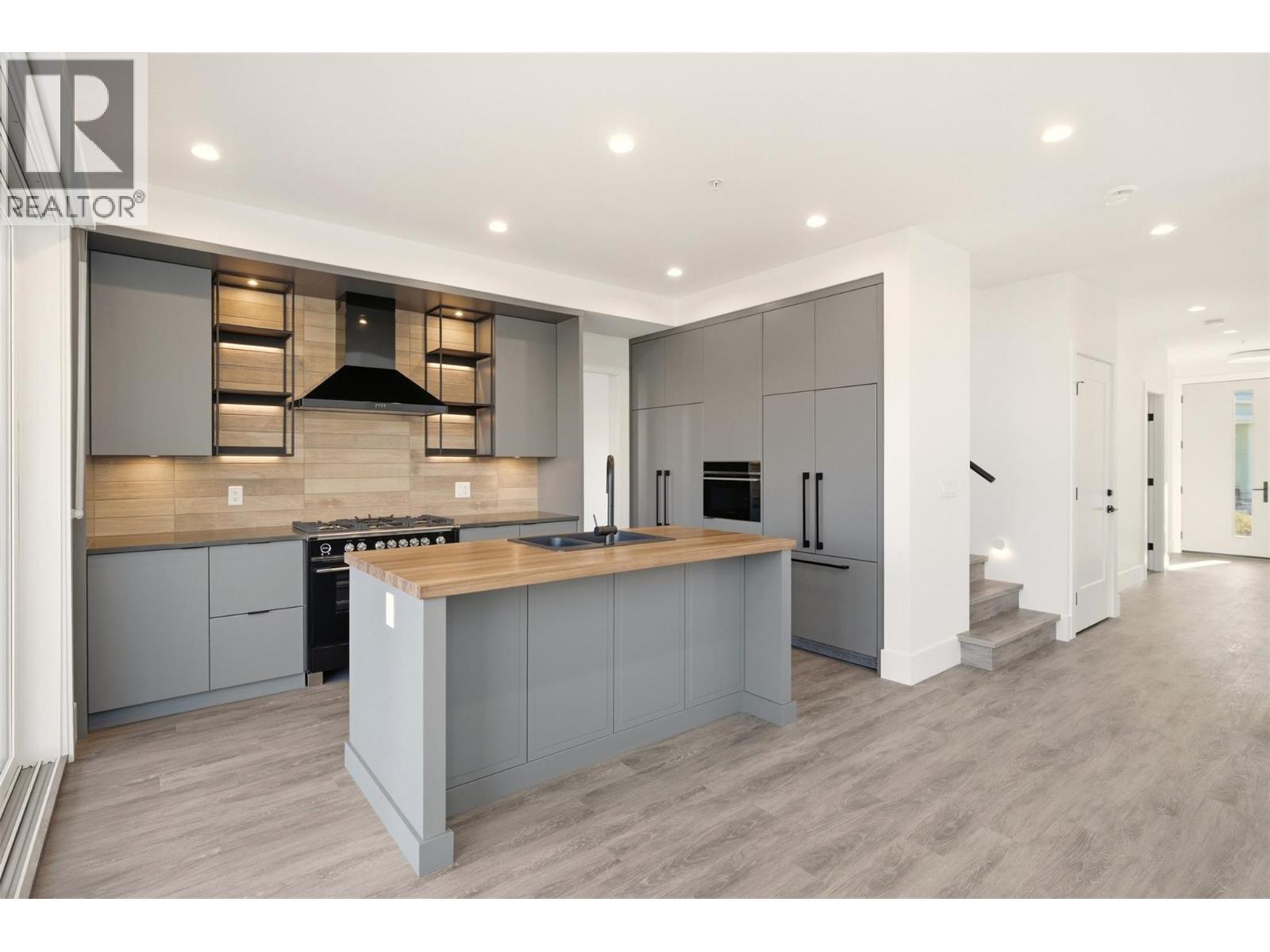 3080 Landry Crescent, Summerland