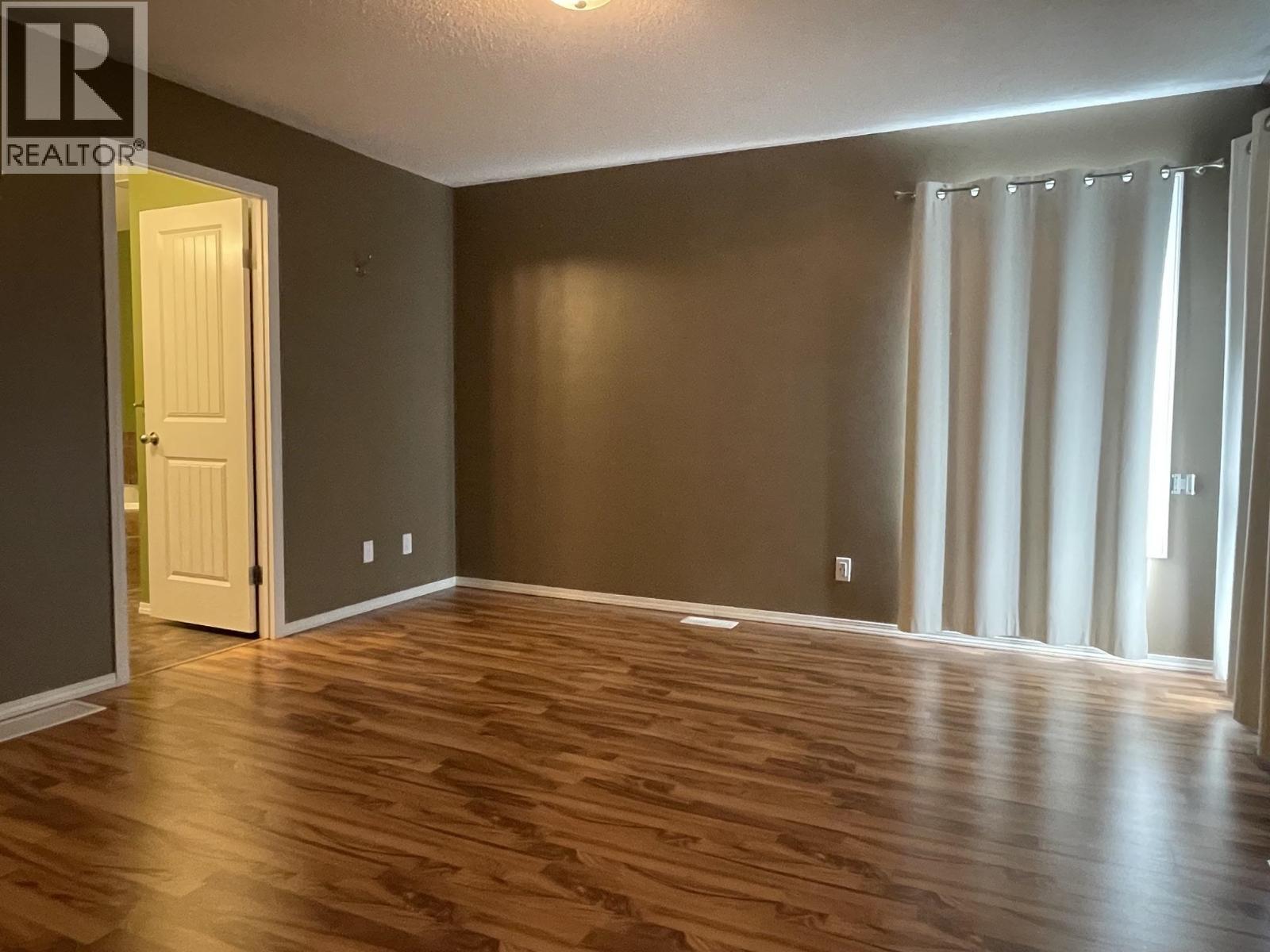34 PEBBLE DRIVE - 29