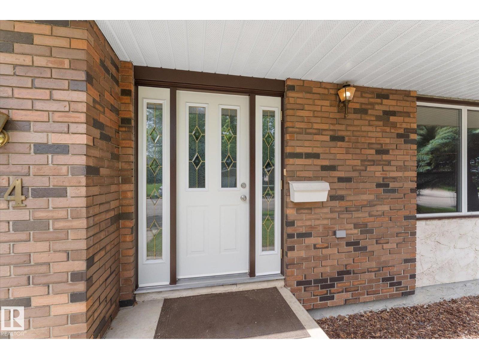 44 Arlington DR, Akinsdale, St. Albert photo 3