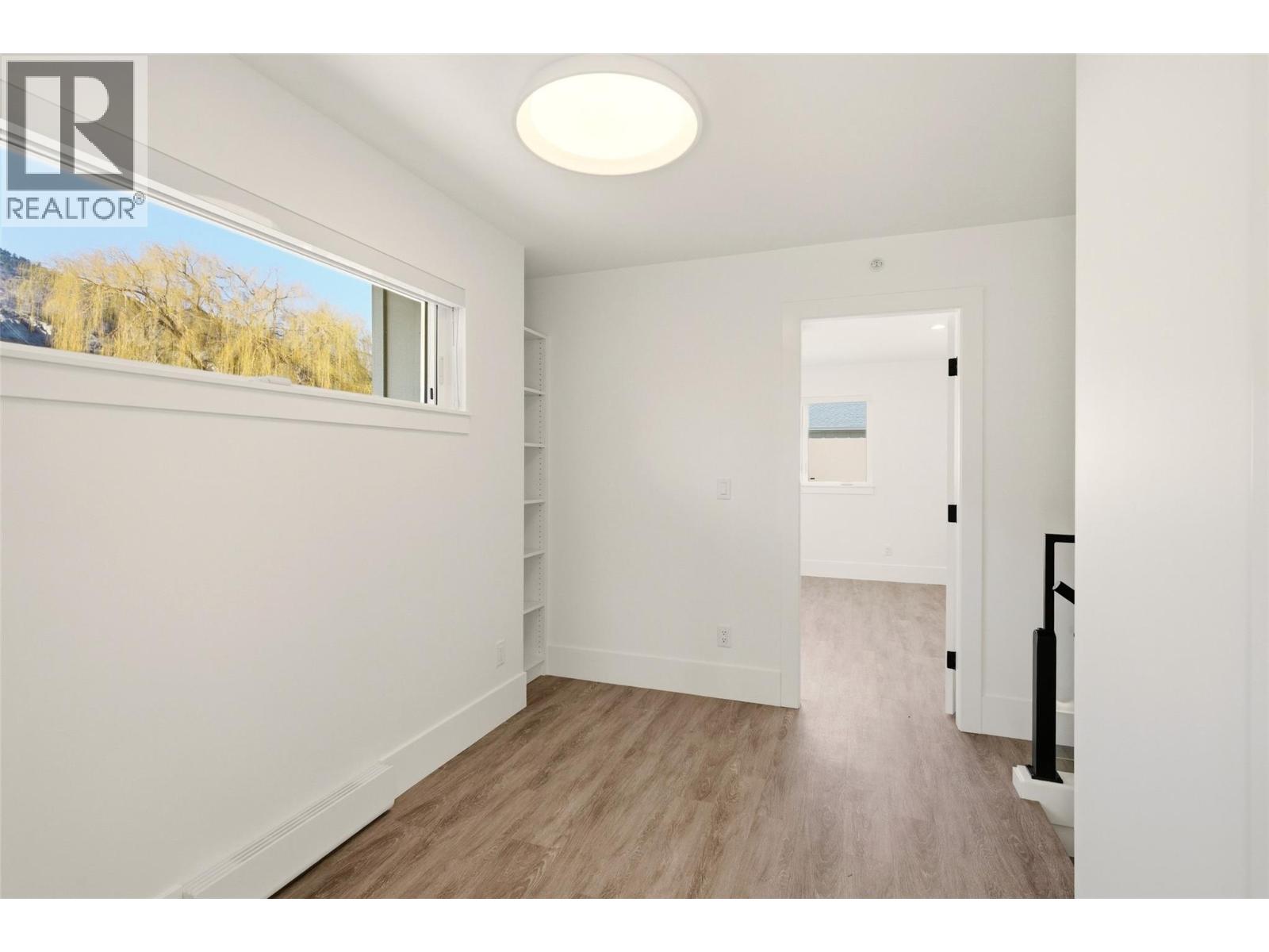 3290 Landry Crescent, Summerland