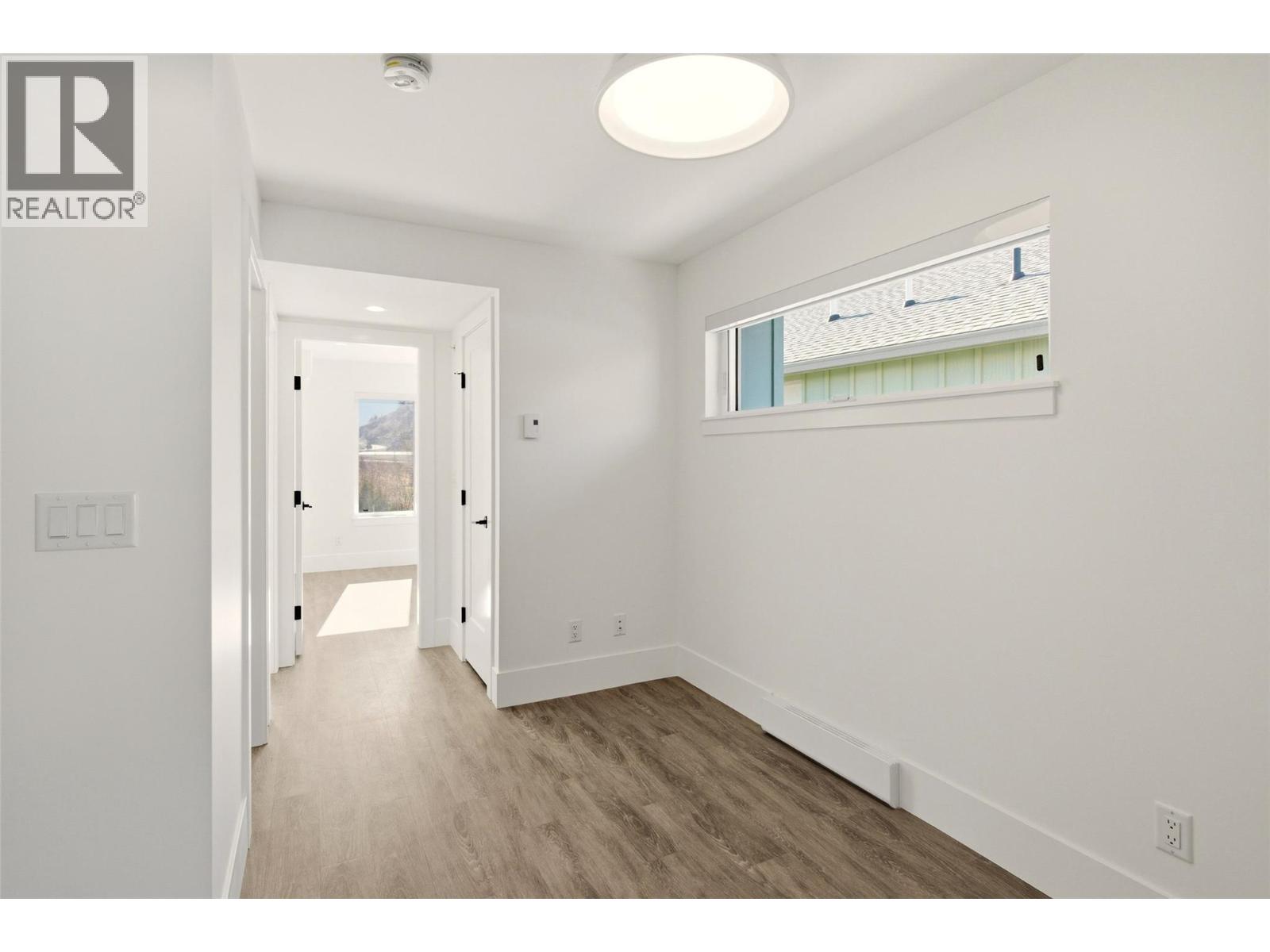 3290 Landry Crescent, Summerland