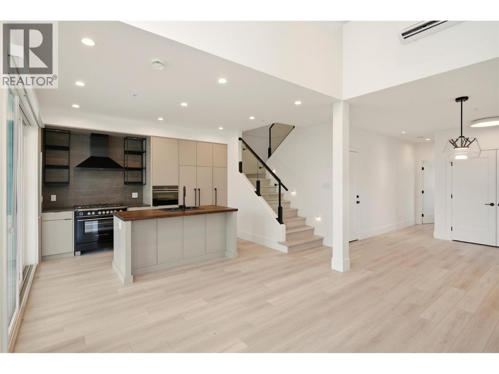 3170 Landry Crescent, Summerland