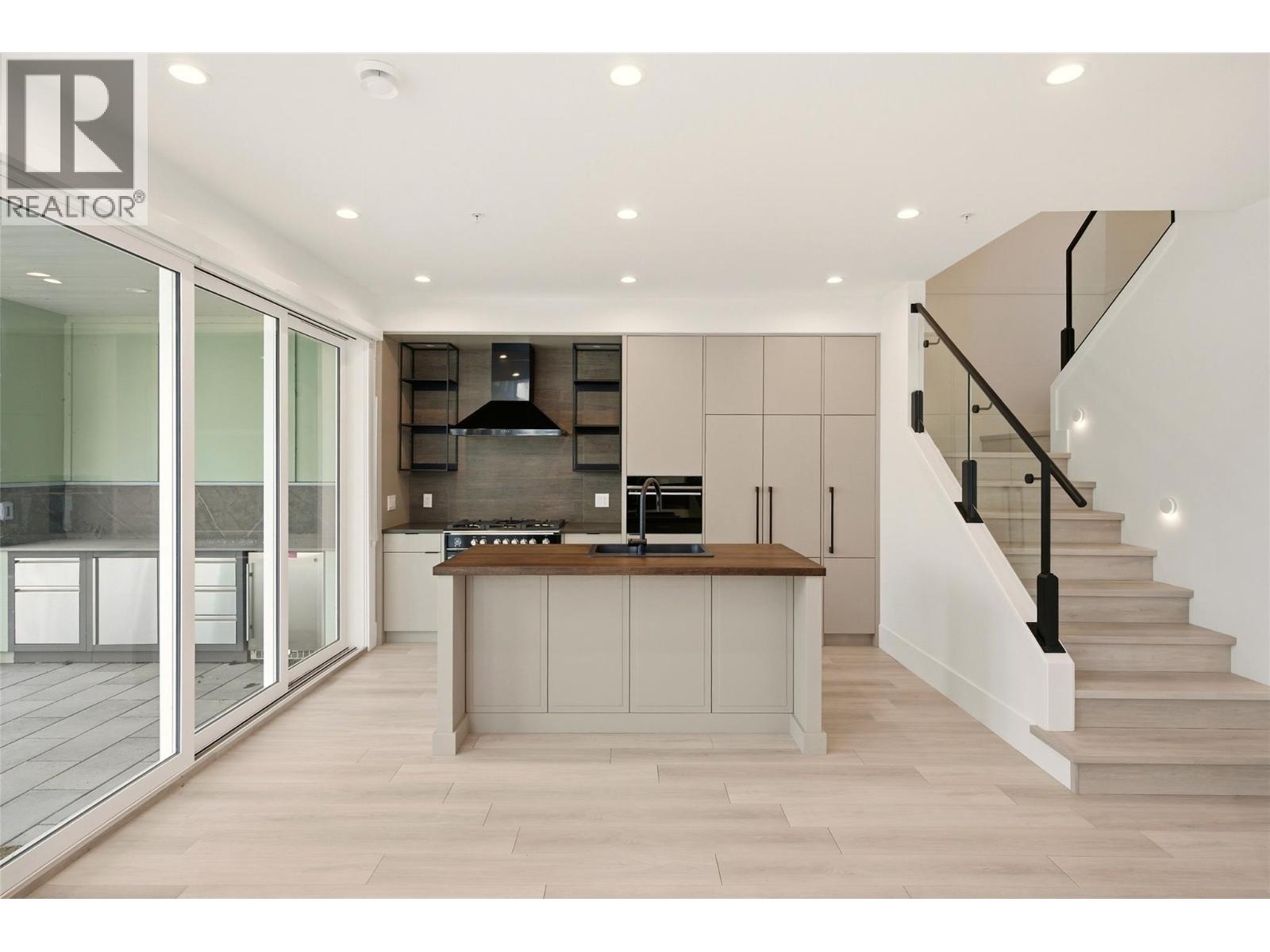 3170 Landry Crescent, Summerland