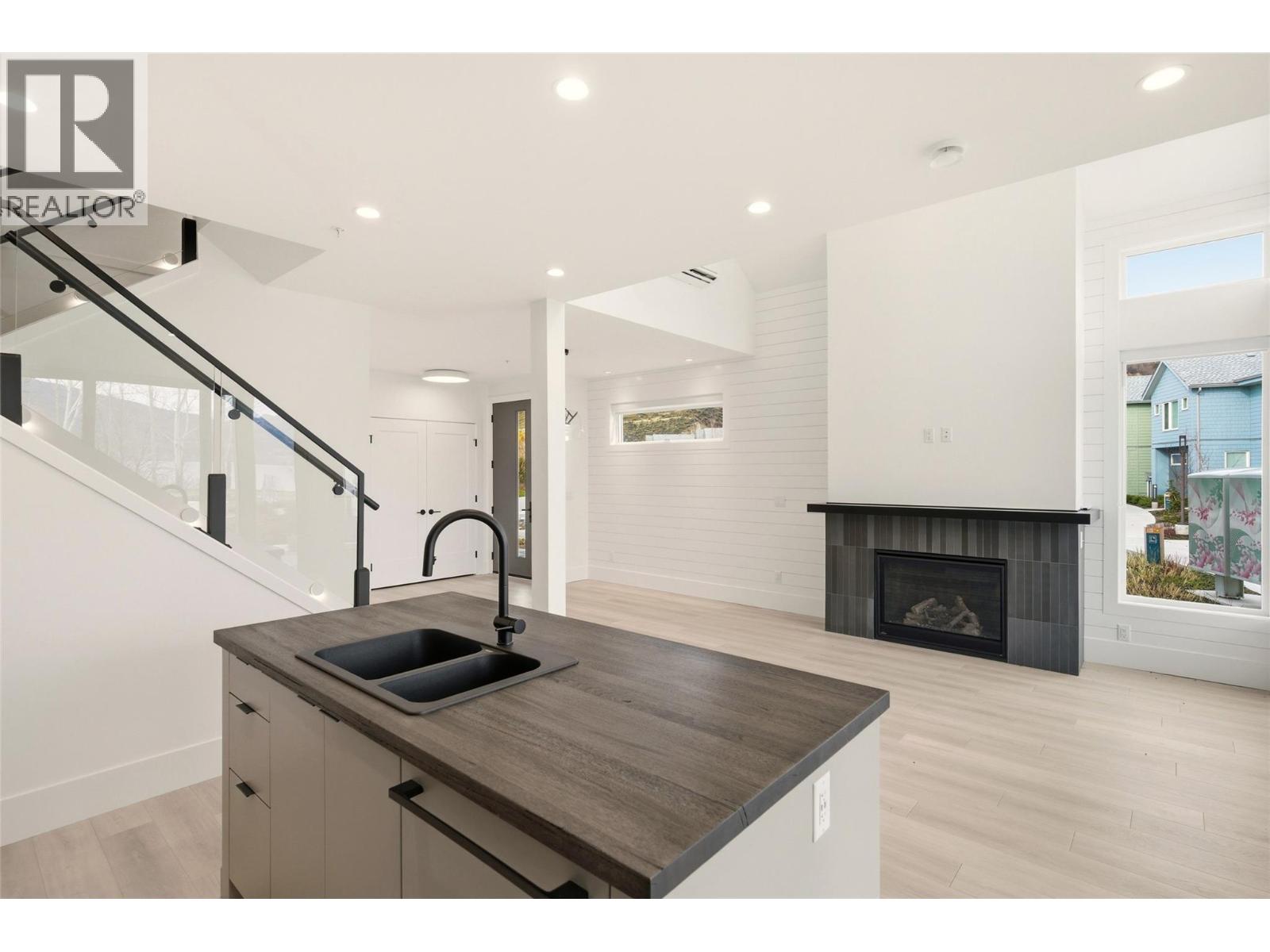 3170 Landry Crescent, Summerland
