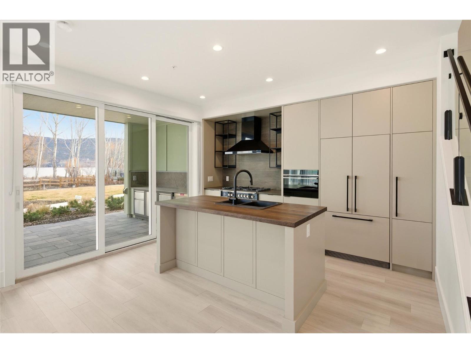 3170 Landry Crescent, Summerland