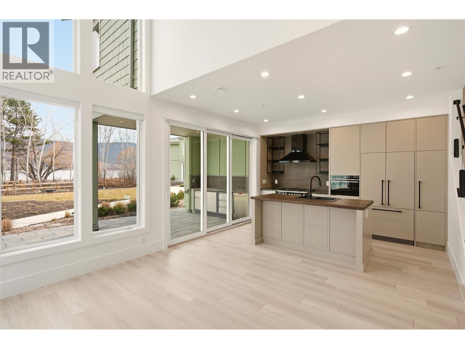 3170 Landry Crescent, Summerland