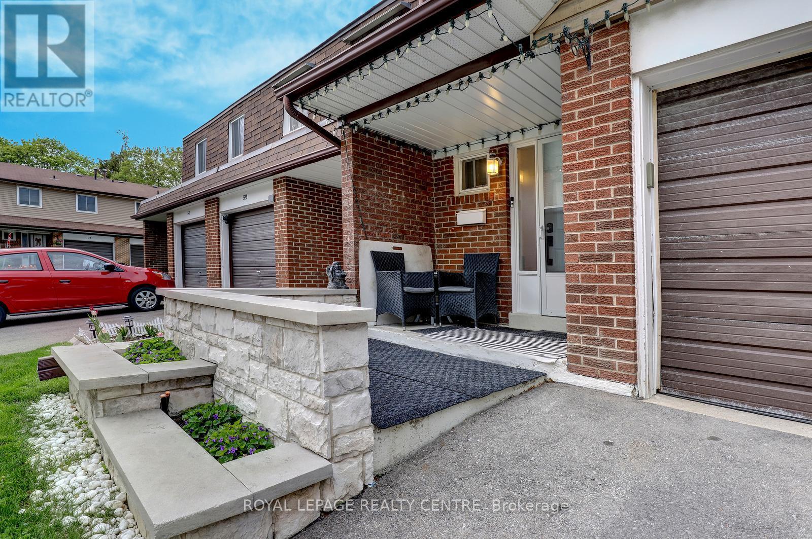 #60 3025 CEDARGLEN GATE - 3